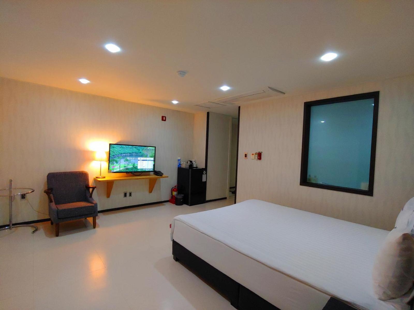 Hotel Rhangju ソギポ エクステリア 写真
